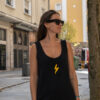 alt="vestido corto estilo camiseta, con detalles pepa Rodriguez"