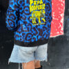 chaqueta bomber azul electrico con estampado animal print de talla unica para cualquier ocasion y con estampado de tigre en amarillo creacion de pepa rodriguez, moda gallega