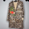 blazer o abrigo oversize de animal print con estampado único estilo desierto