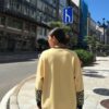 sudadera de corte unisex en talla única color amarillo con estampado zebreado en otra tela que la hace única y diferente