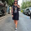 vestido leopardo midi negro, estilo camiseta que lo hace cómodo ligero con su estampado animal print