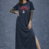 Vestido largo gris oscuro para mujer con estampado Santa Paciencia y detalles animal print en encaje y mangas