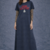 Vestido largo gris oscuro para mujer con estampado Santa Paciencia y detalles animal print en encaje y mangas