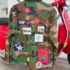 sobrecamisa de corte oversize de camuflaje estilo militar con parches y bordados edicion limitada de pepa rodriguez