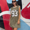 vestido estilo camiseta color verde apagado con serigrafia 93 ideal para verano